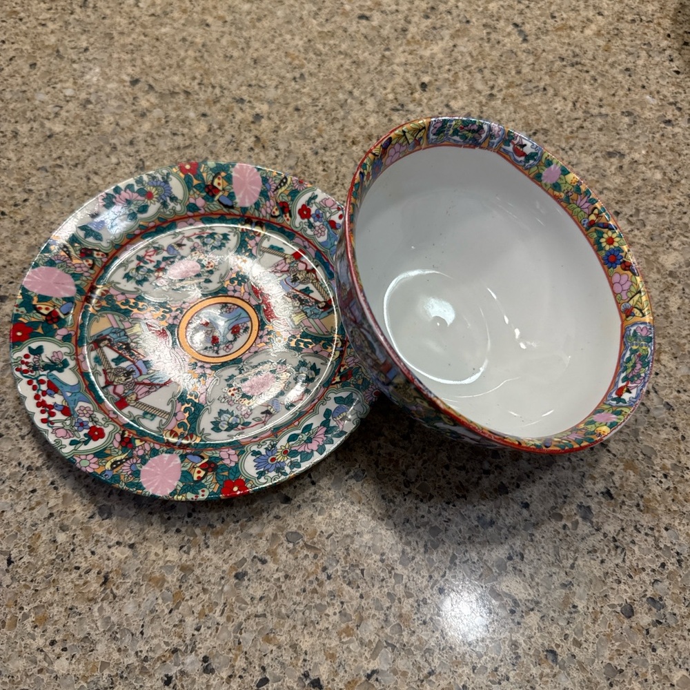16 Vintage Chinese Bowl and Plate Set